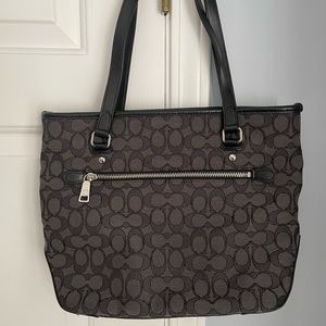 Coach Med. Size Purse in Black/Grey Signature Logo Pattern